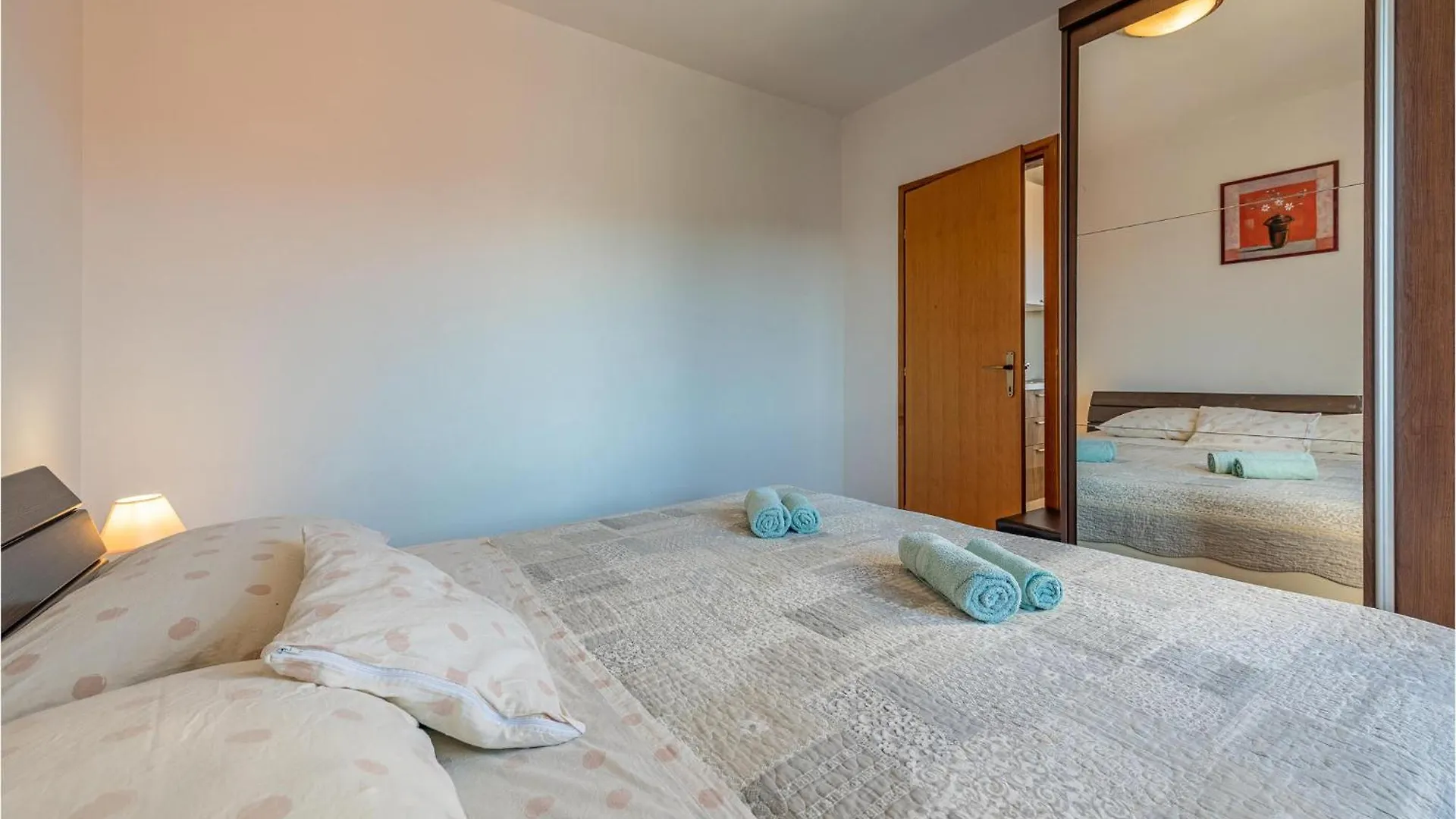 Beautiful Apartment In Pakostane
