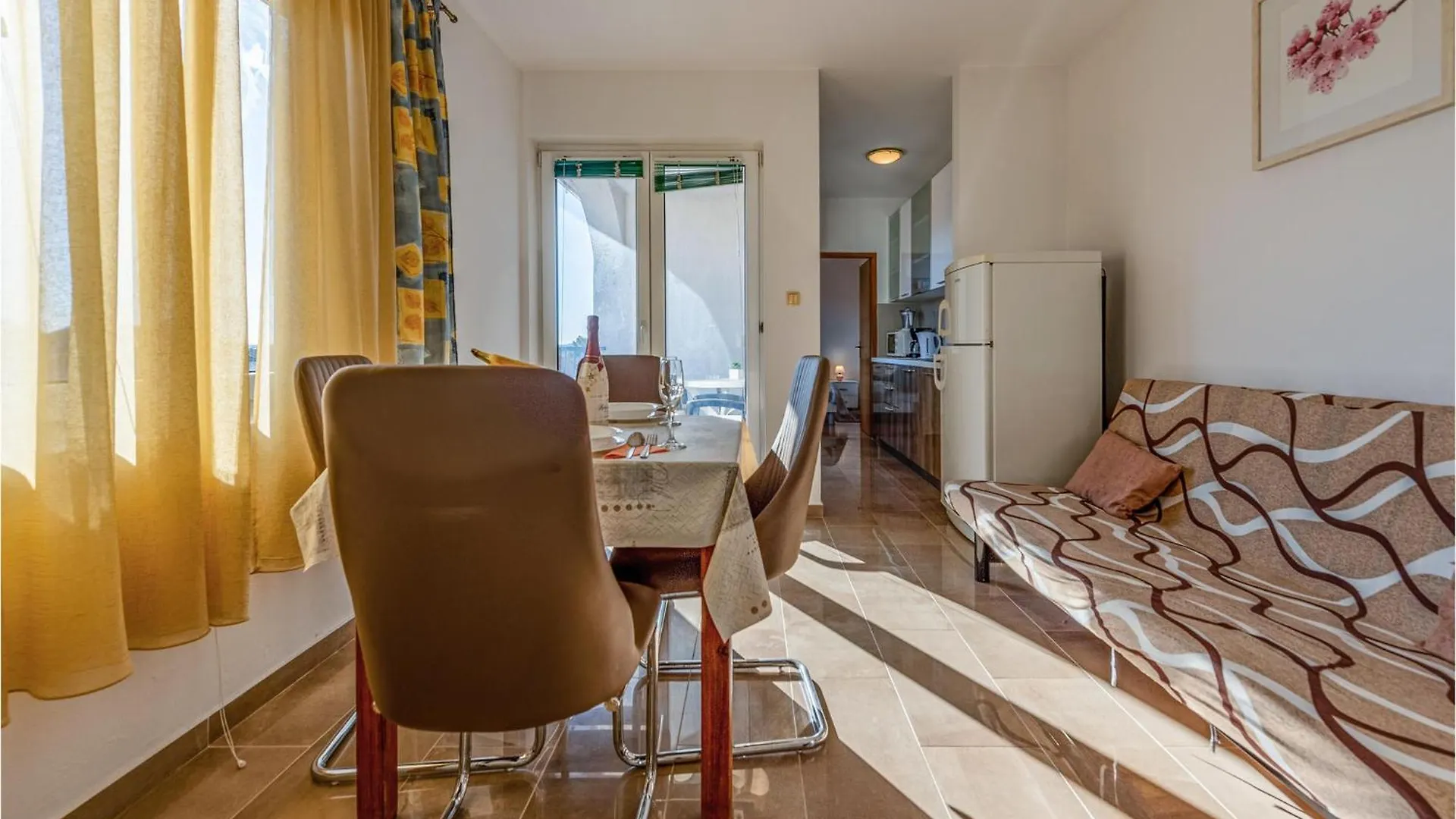 Beautiful Apartment In Pakostane